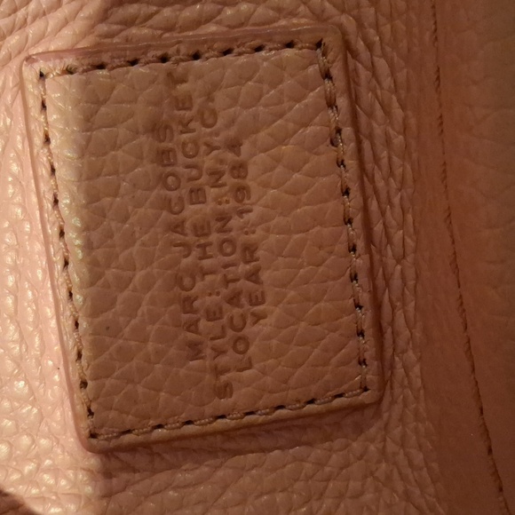 Marc Jacobs The Bucket Pink Mini Bag Is Missing The Shoulder Strap - Picture 9 of 11